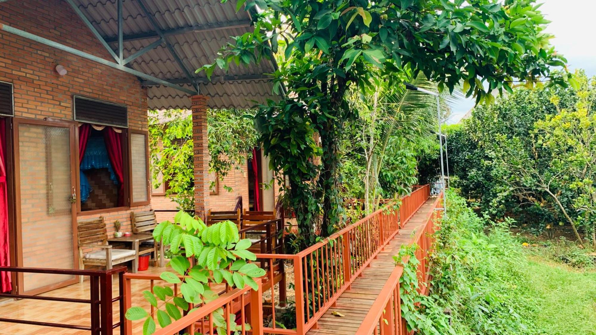 Gibbon Singing Home Stay Quan Tom Exterior photo