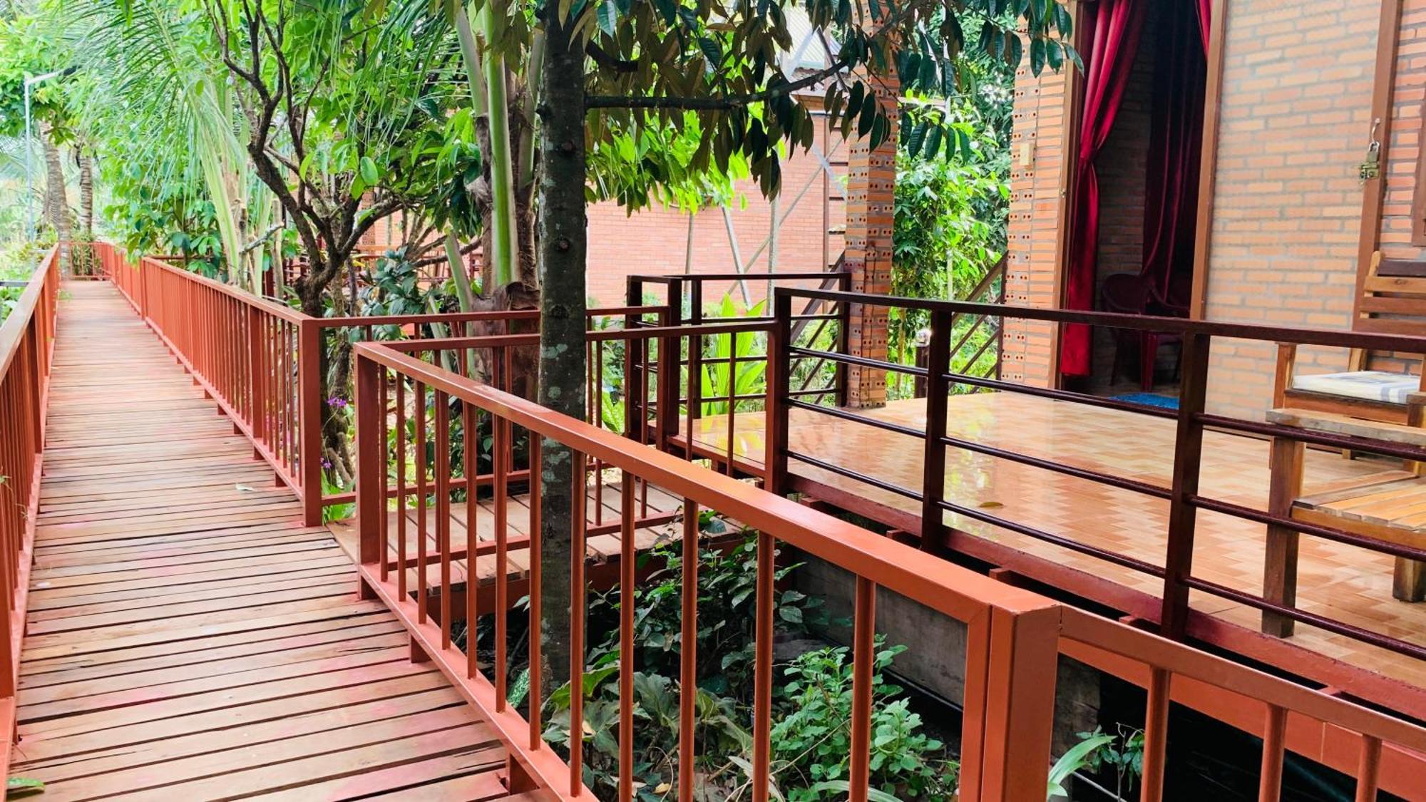 Gibbon Singing Home Stay Quan Tom Exterior photo