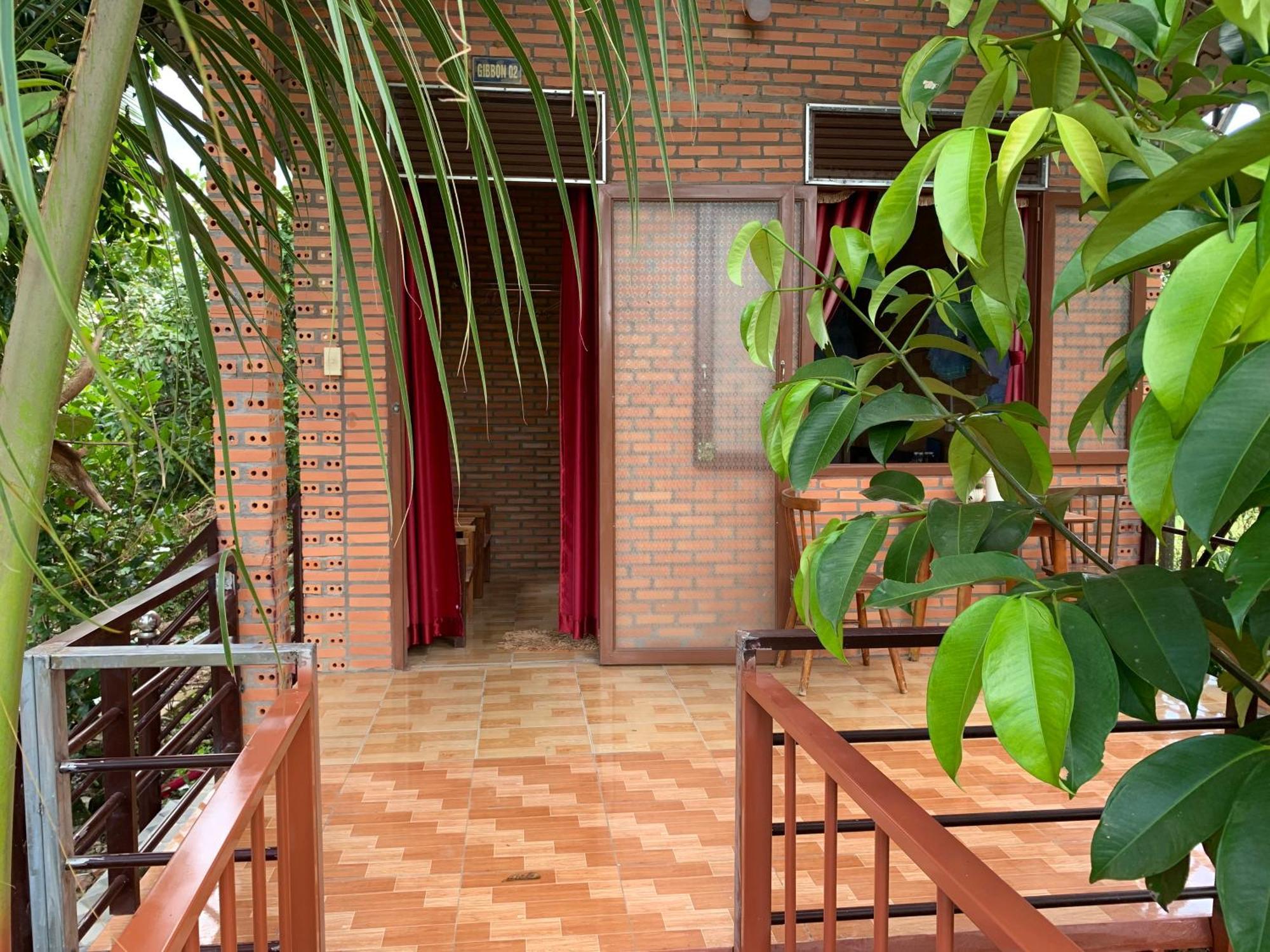 Gibbon Singing Home Stay Quan Tom Exterior photo